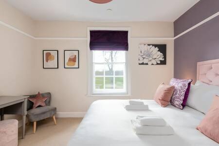 Central, Stunning 2 Bed Apartment With Parking! Cambridge  Exterior photo